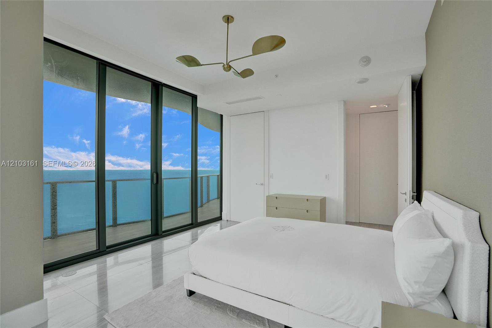 See details 33 3 / 6 4992 sq. ft. $ 2026-10-08 0 Photo