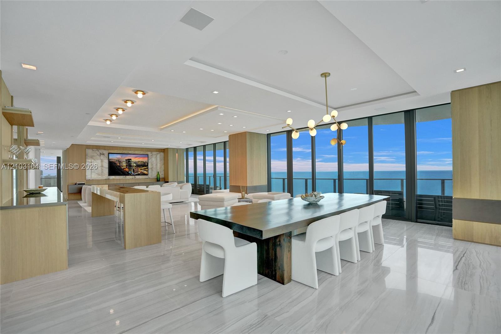 See details 33 3 / 6 4992 sq. ft. $ 2026-10-08 0 Photo
