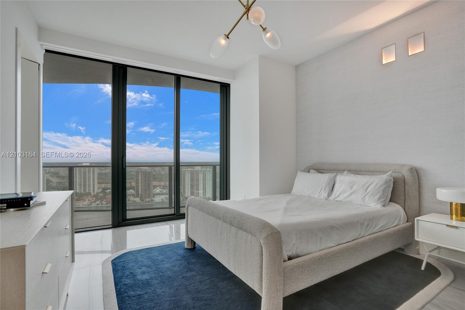 See details 33 3 / 6 4992 sq. ft. $ 2026-10-08 0 Photo