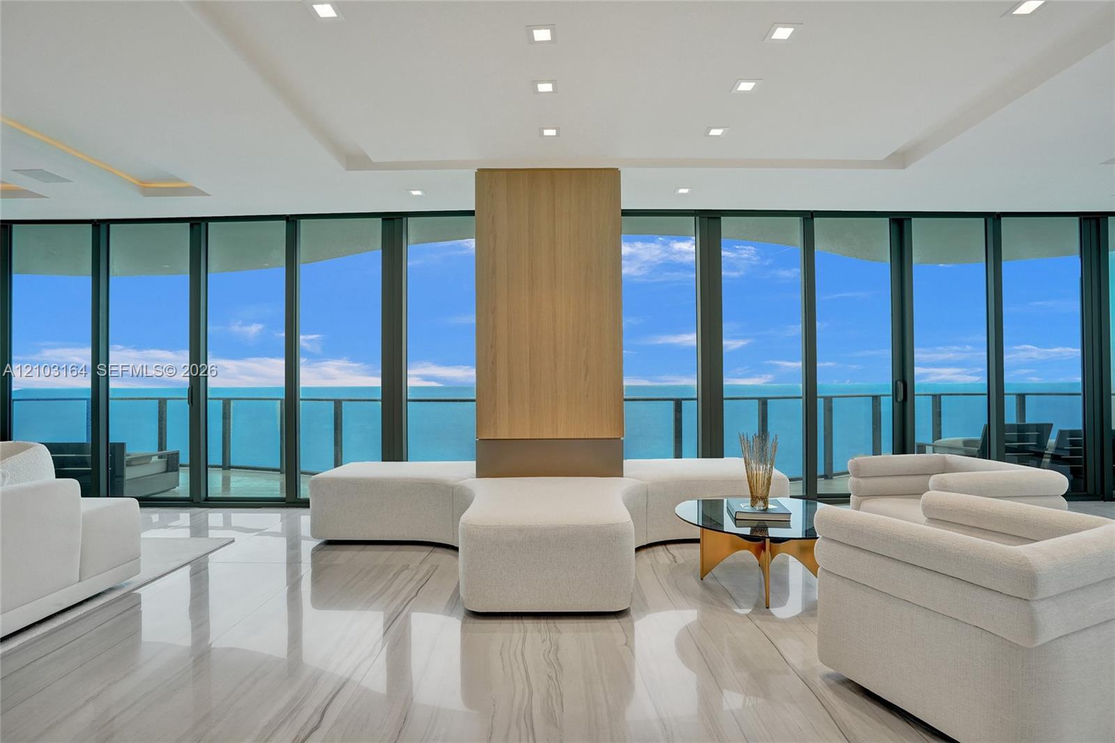 See details 33 3 / 6 4992 sq. ft. $ 2026-10-08 0 Photo