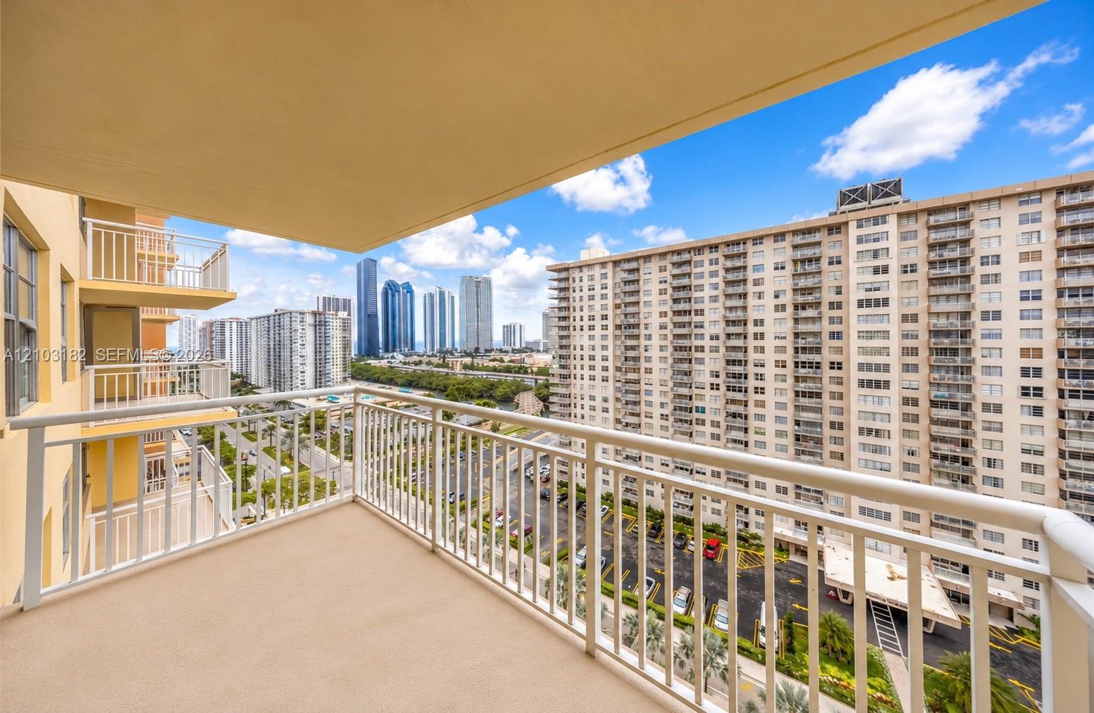 See details 1607 1 / 2 943 sq. ft. $ 2026-10-08 0 Photo