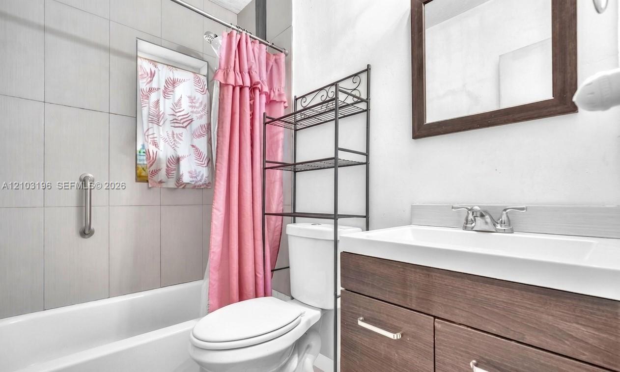 See details 1236 2 / 1 837 sq. ft. $ 2026-10-08 0 Photo