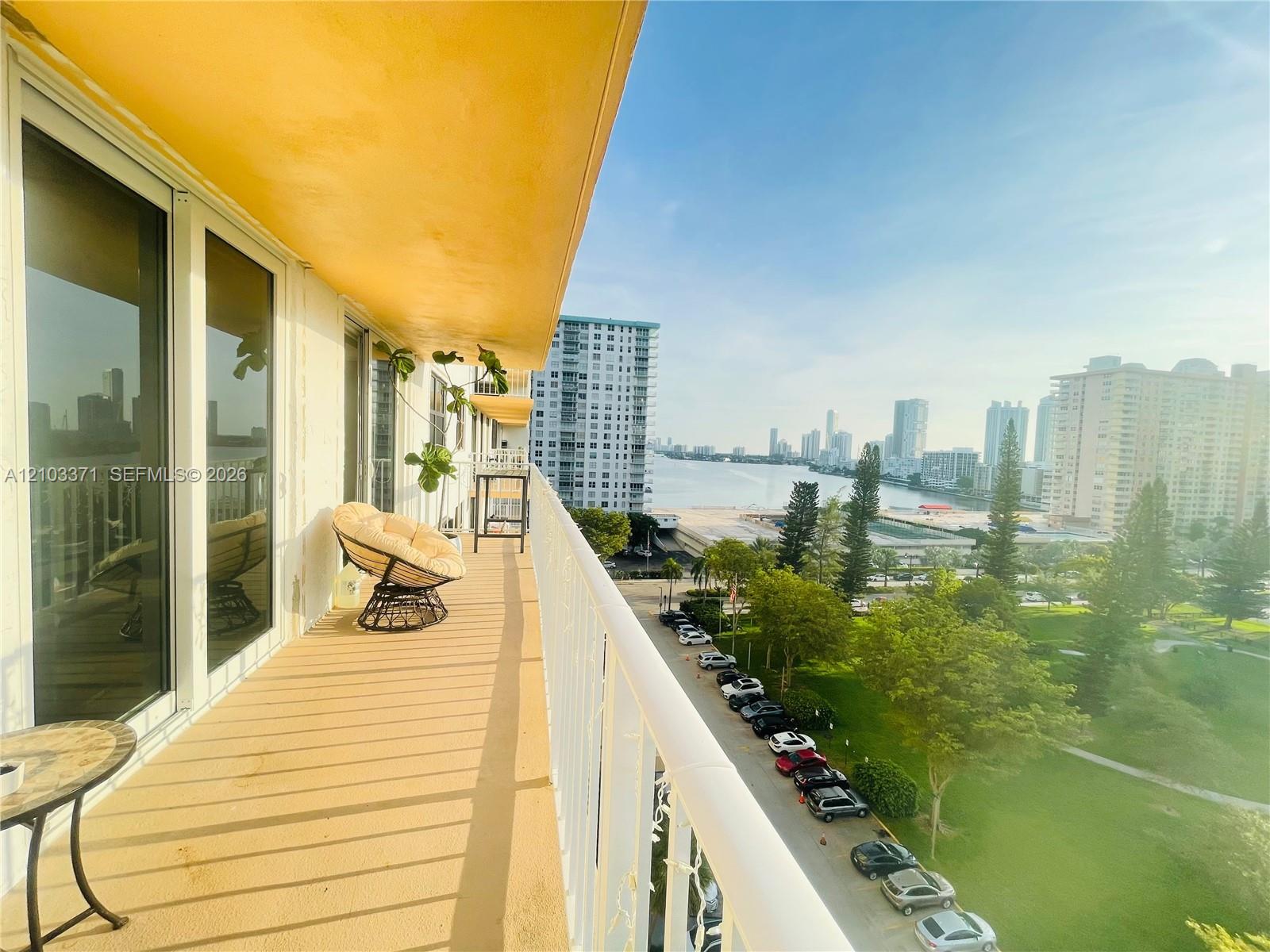 1118 2 / 2 1240 sq. ft. $ 2026-10-08 0 Photo