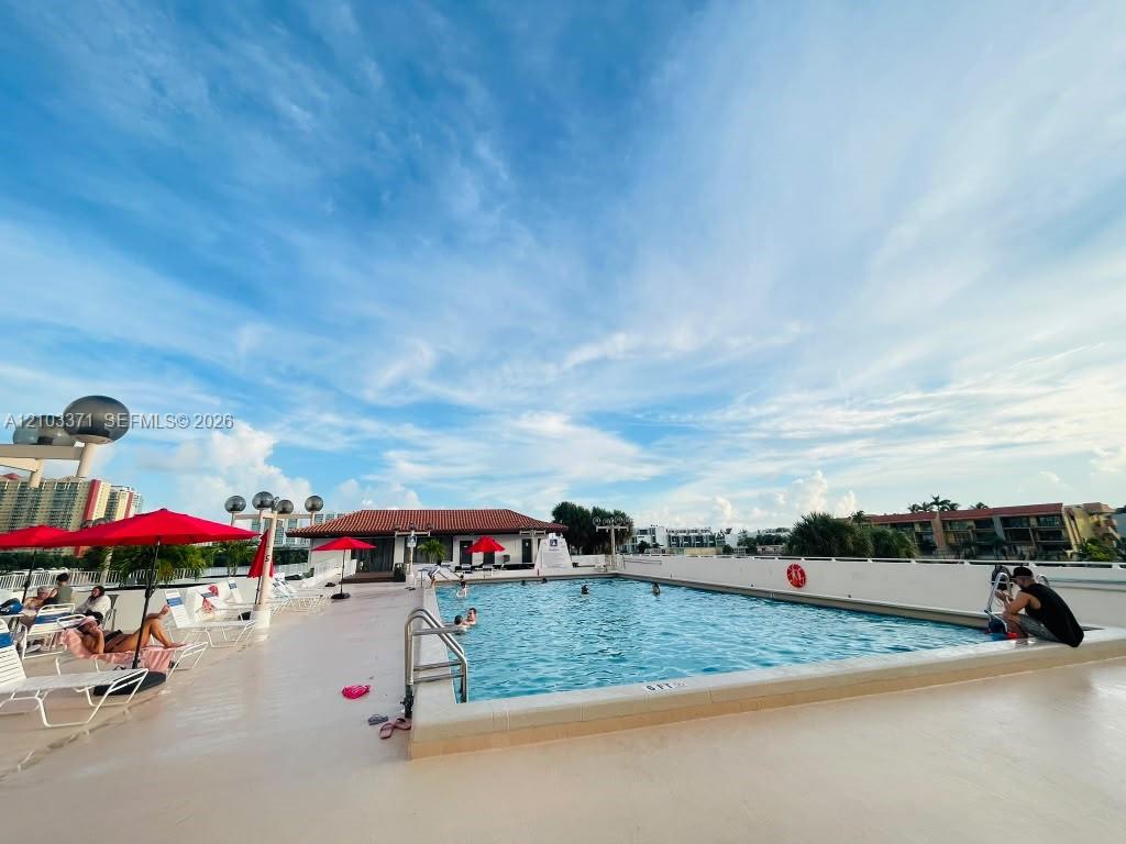 1118 2 / 2 1240 sq. ft. $ 2026-10-08 0 Photo