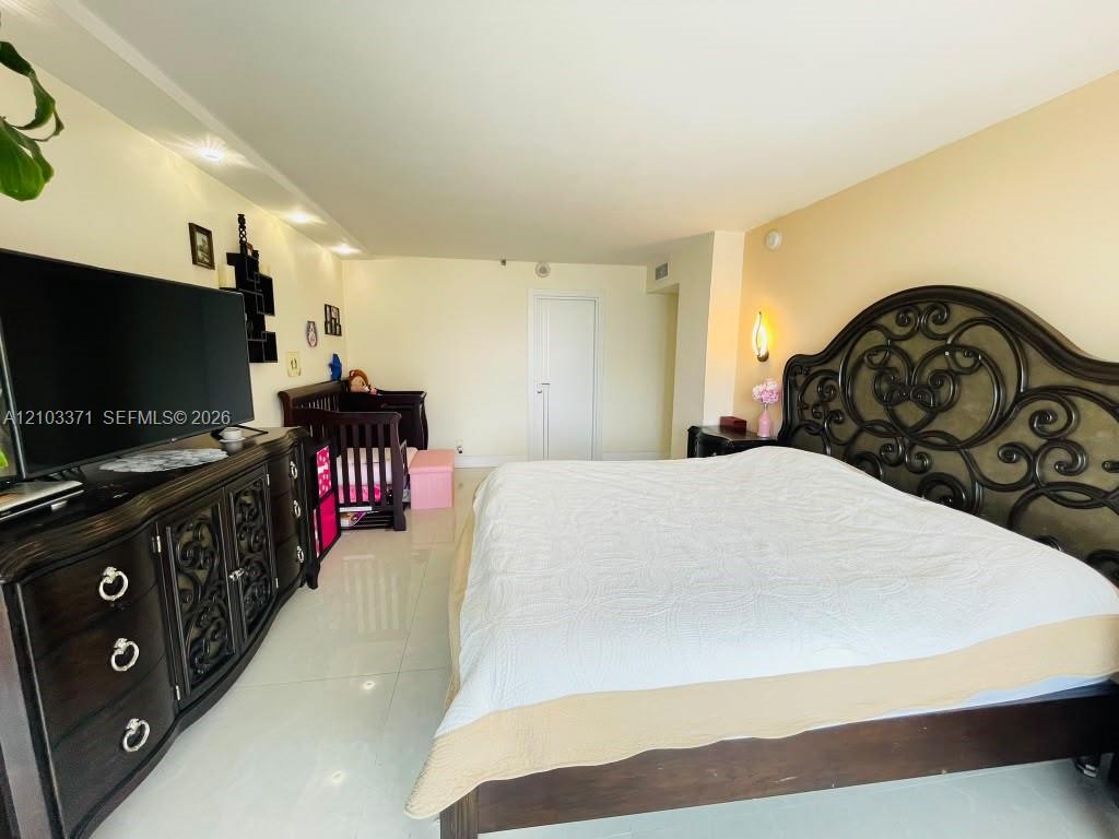 1118 2 / 2 1240 sq. ft. $ 2026-10-08 0 Photo