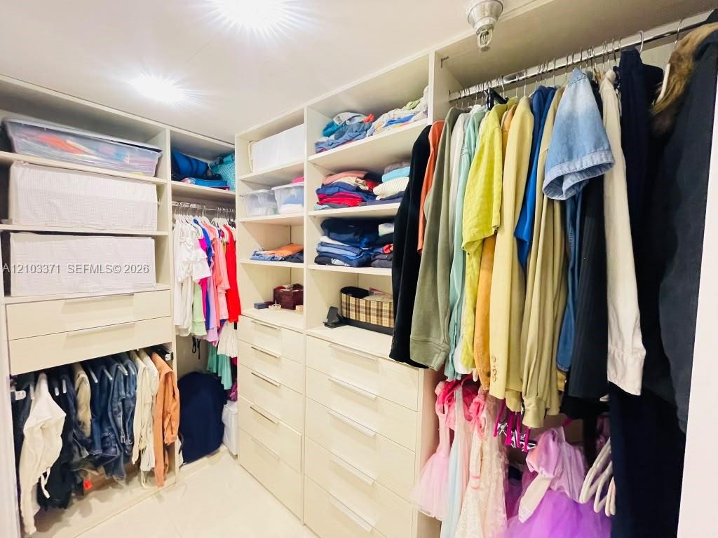1118 2 / 2 1240 sq. ft. $ 2026-10-08 0 Photo