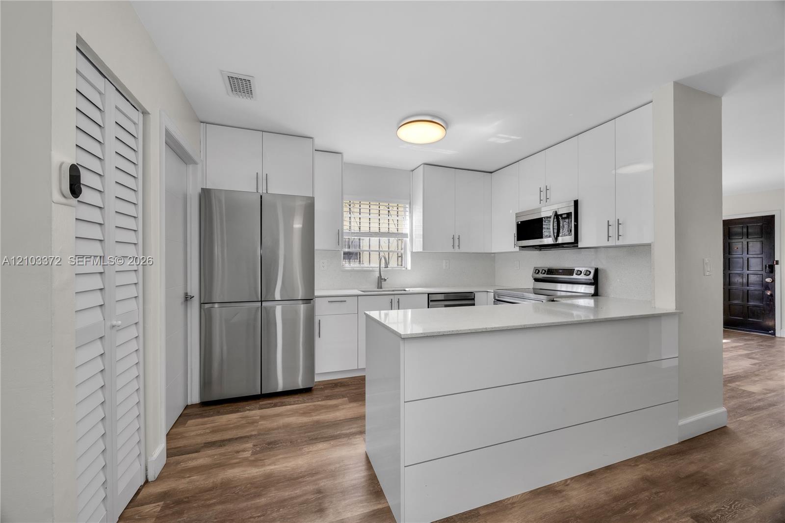 Ver detalles / 2717 sq. ft. $ 2026-10-08 0 foto