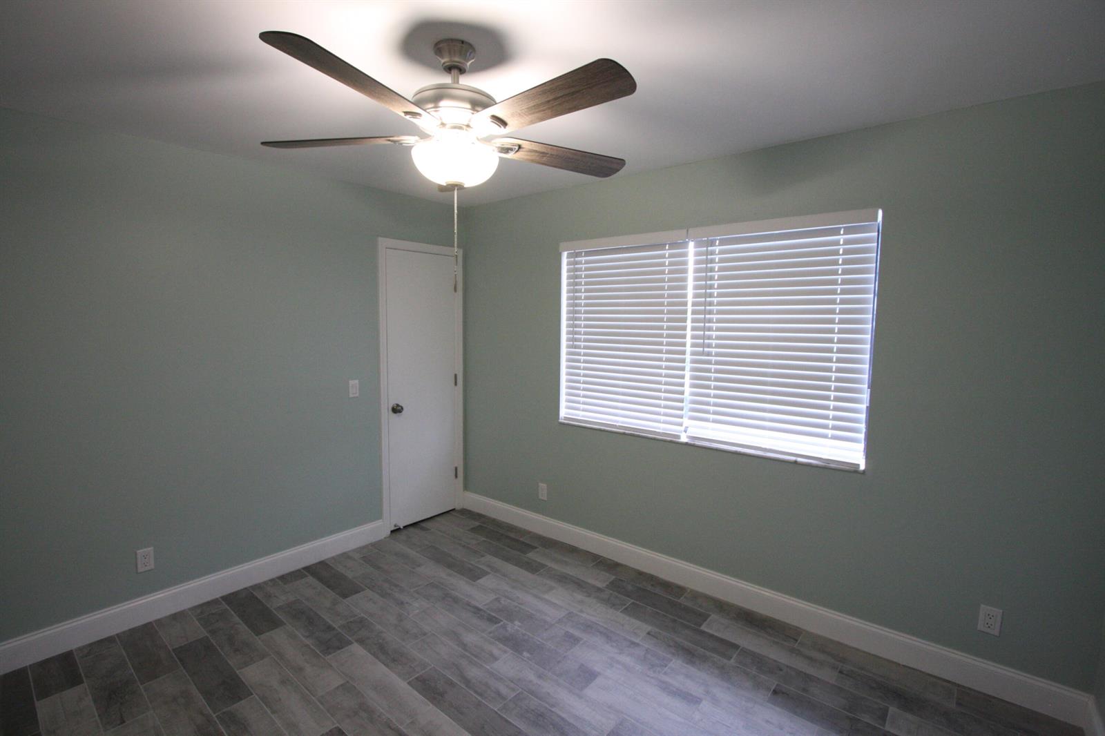   / 0 4664 sq. ft. $ 2026-10-10 0 Photo