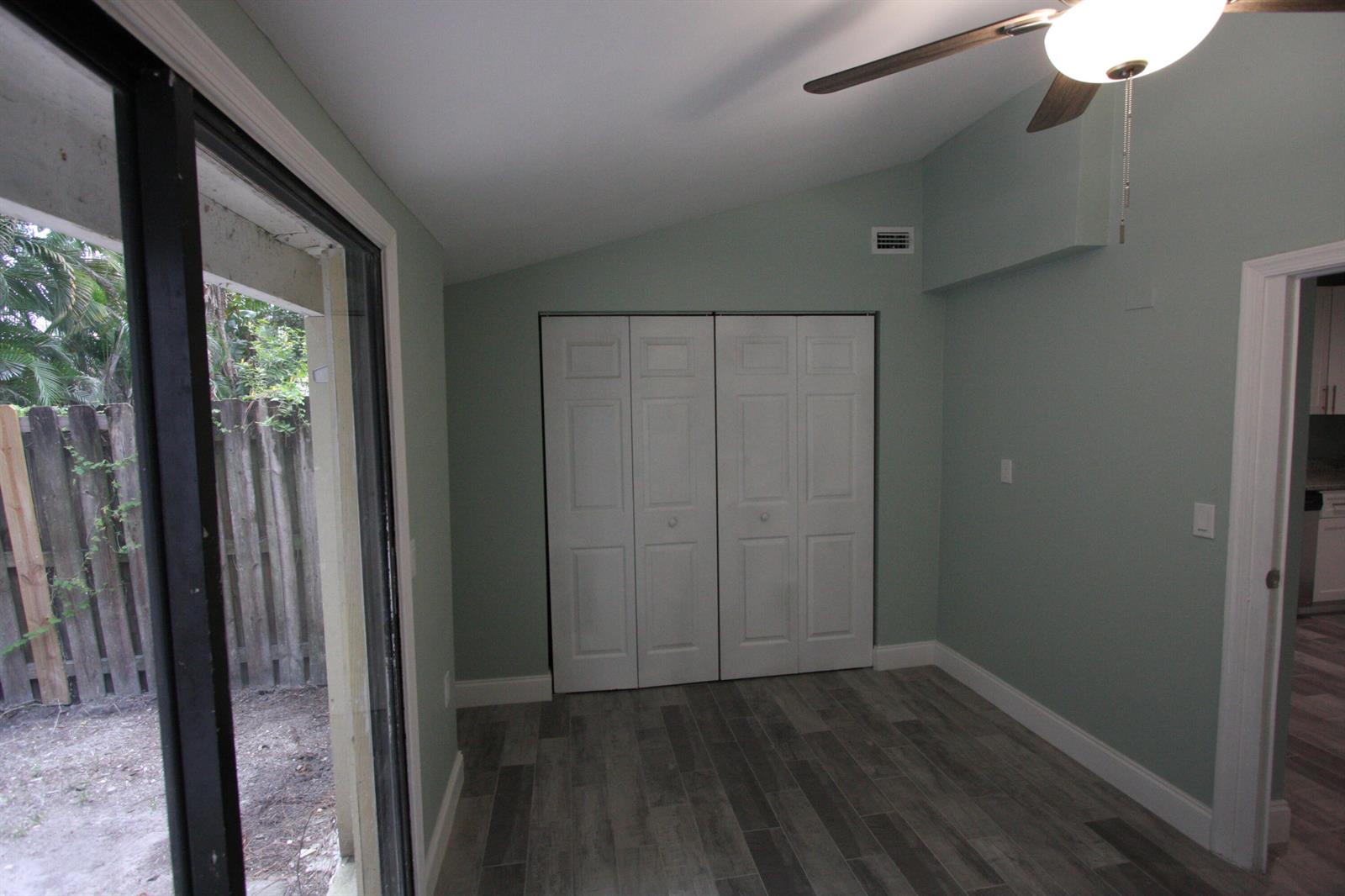   / 0 4664 sq. ft. $ 2026-10-10 0 Photo