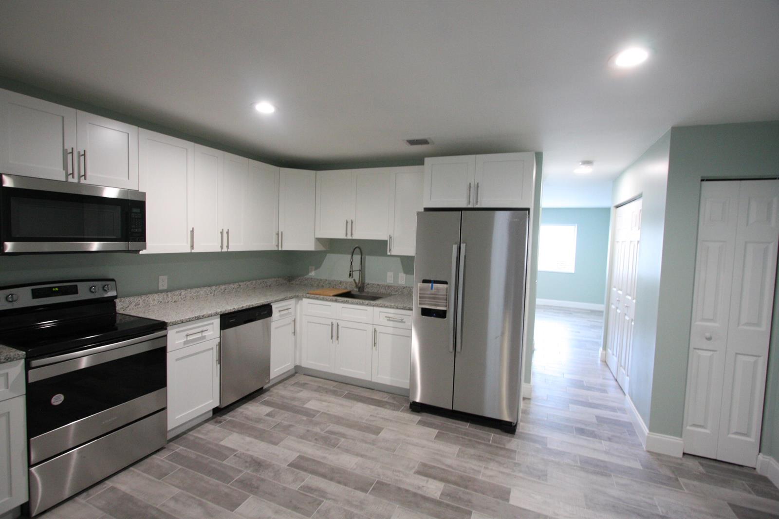   / 0 4664 sq. ft. $ 2026-10-10 0 Photo