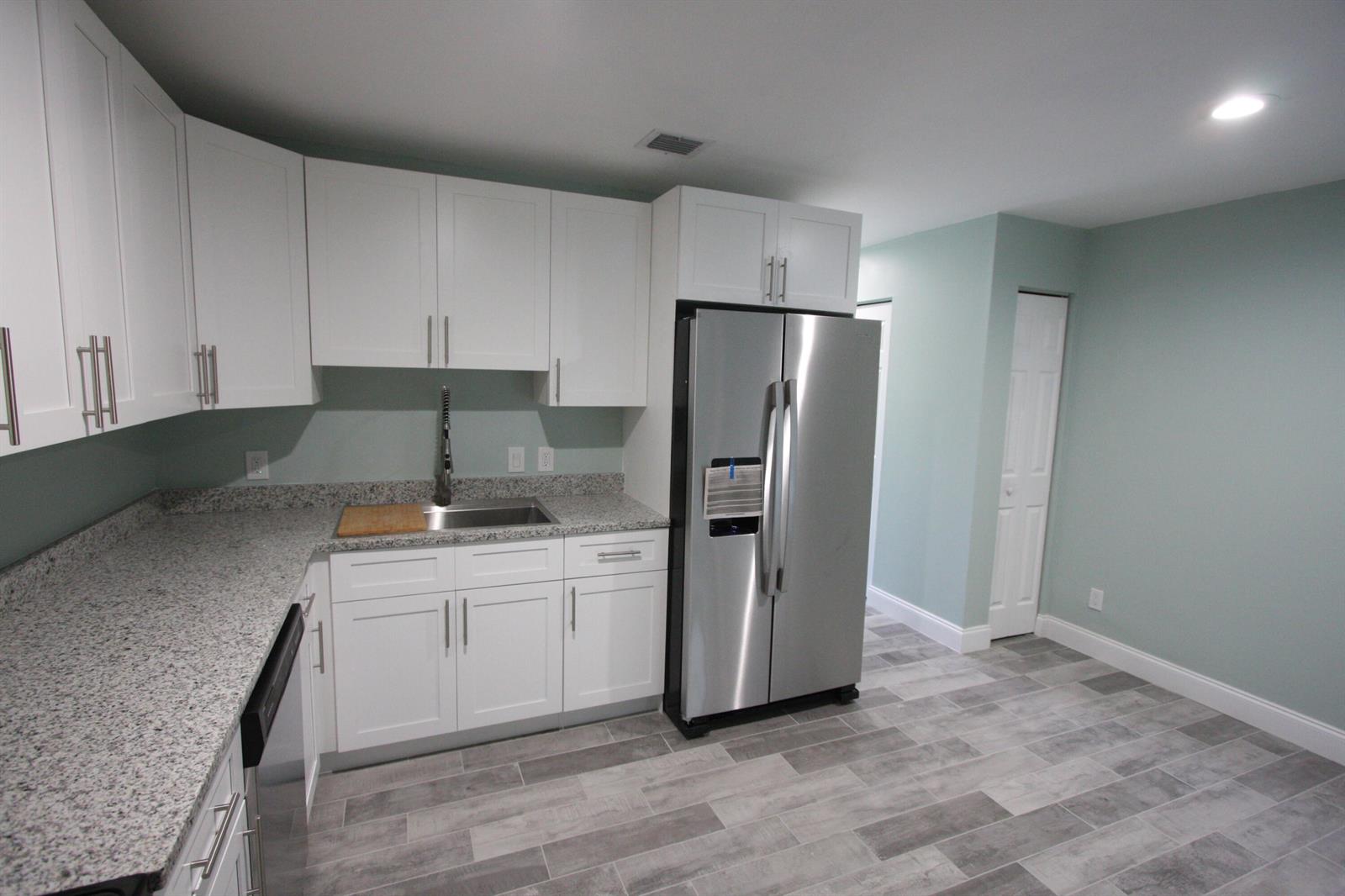   / 0 4664 sq. ft. $ 2026-10-10 0 Photo