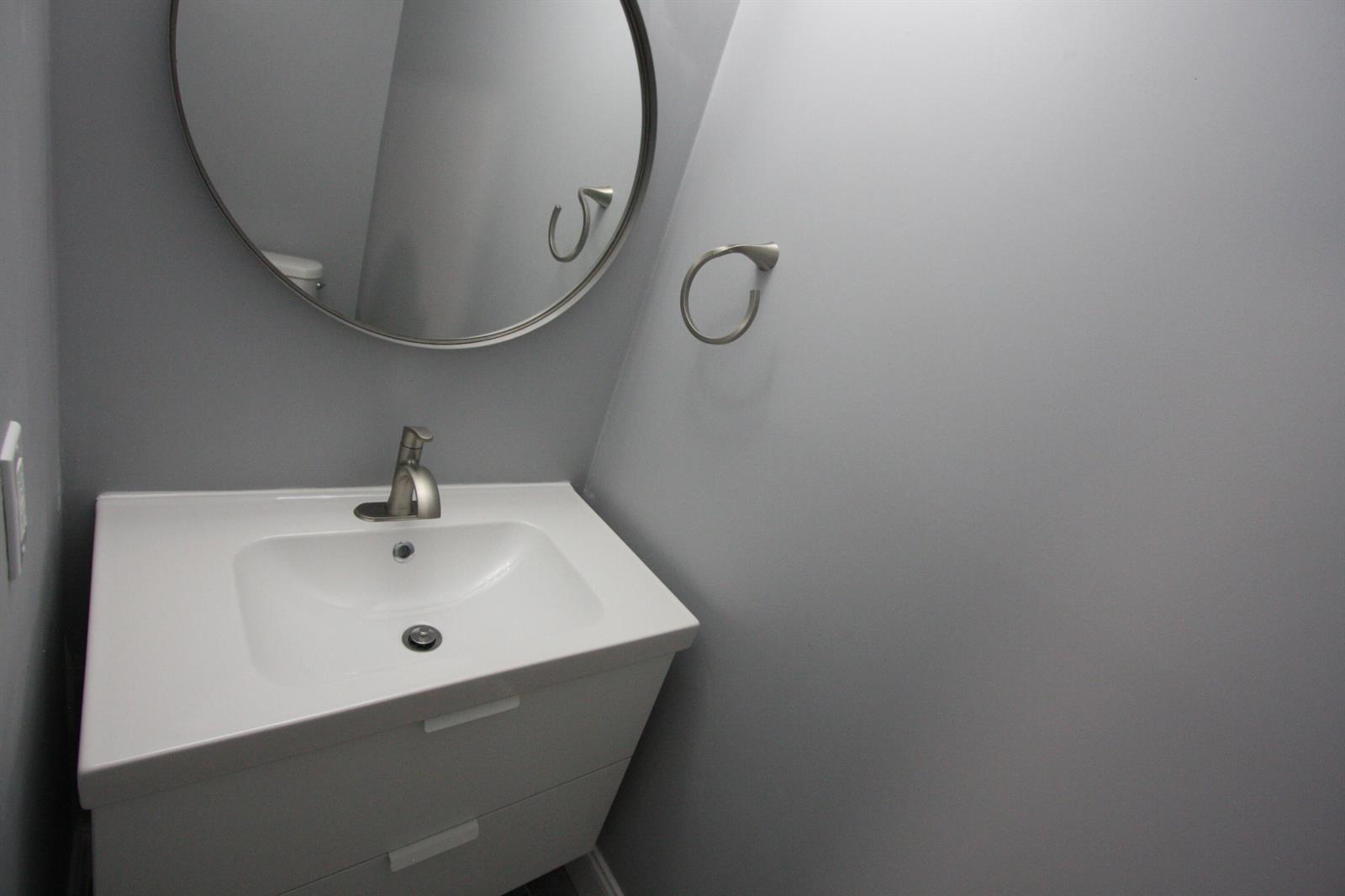   / 0 4664 sq. ft. $ 2026-10-10 0 Photo