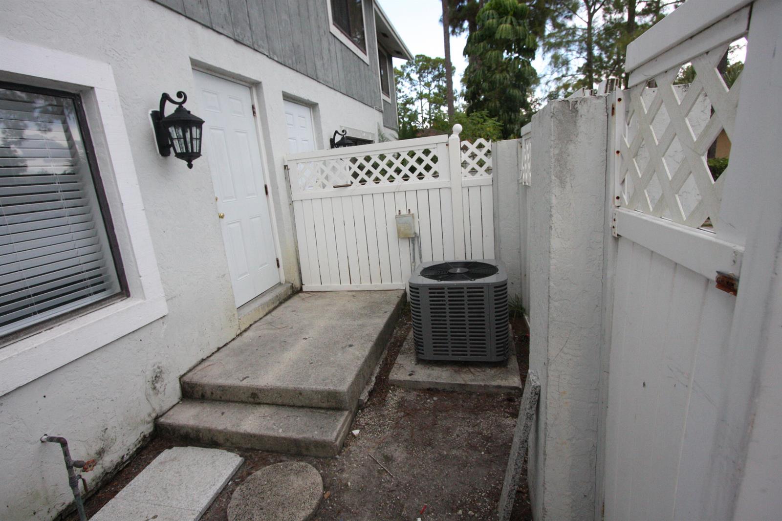   / 0 4664 sq. ft. $ 2026-10-10 0 Photo