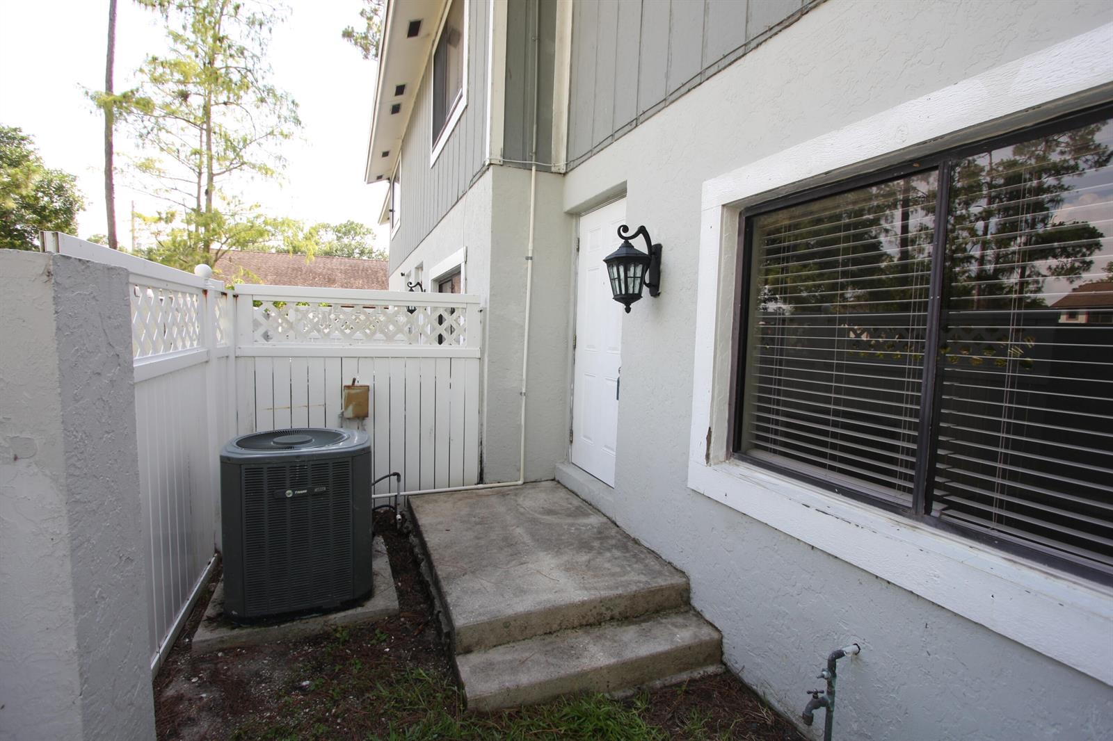   / 0 4664 sq. ft. $ 2026-10-10 0 Photo
