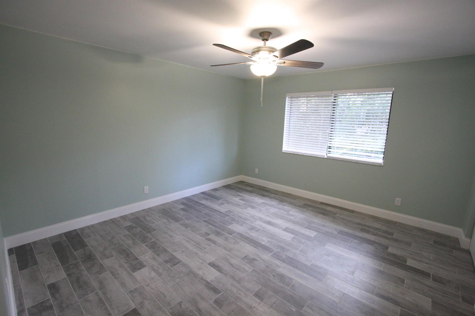   / 0 4664 sq. ft. $ 2026-10-10 0 Photo