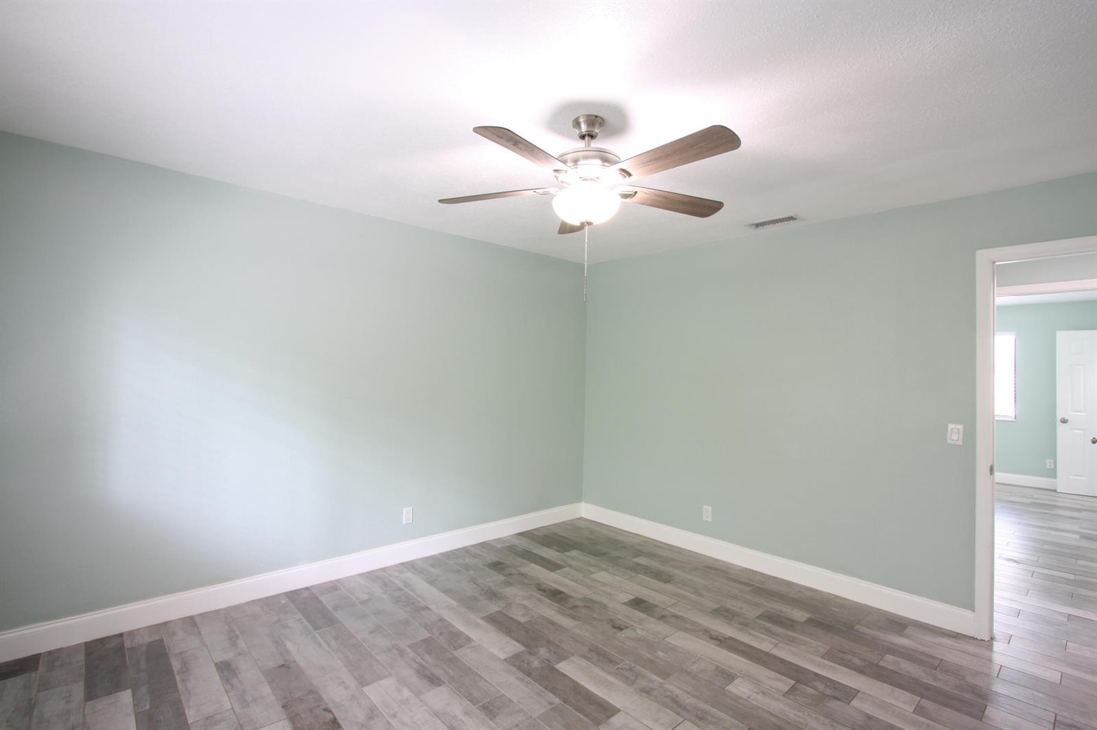   / 0 4664 sq. ft. $ 2026-10-10 0 Photo