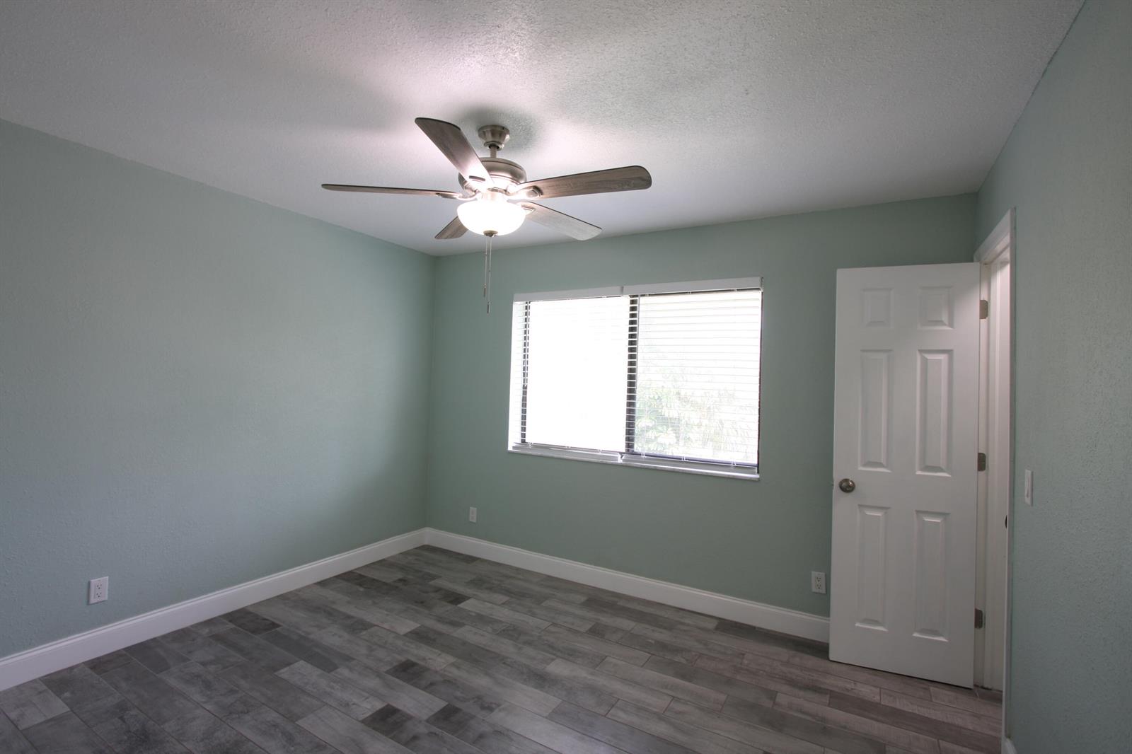   / 0 4664 sq. ft. $ 2026-10-10 0 Photo