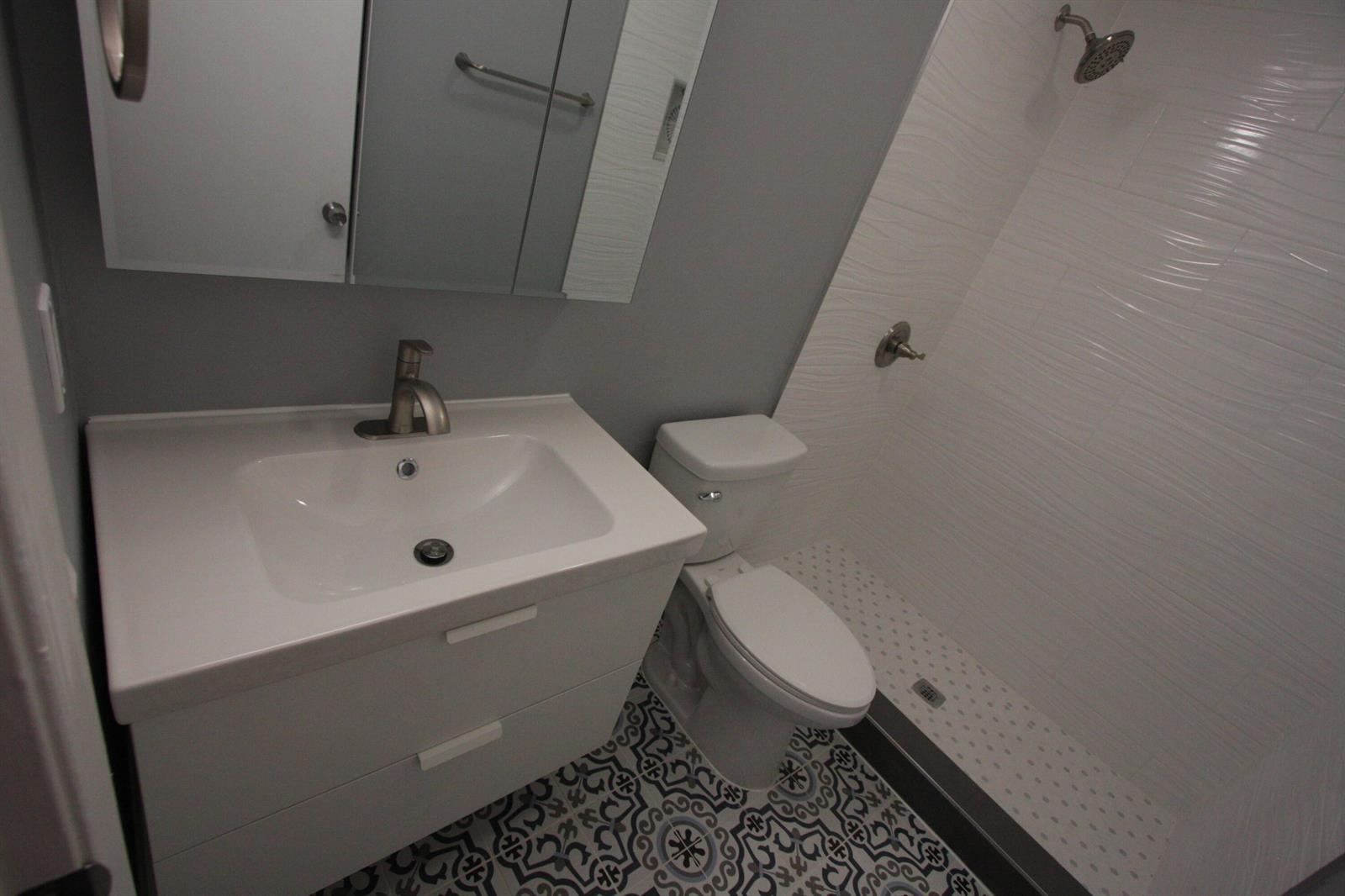   / 0 4664 sq. ft. $ 2026-10-10 0 Photo