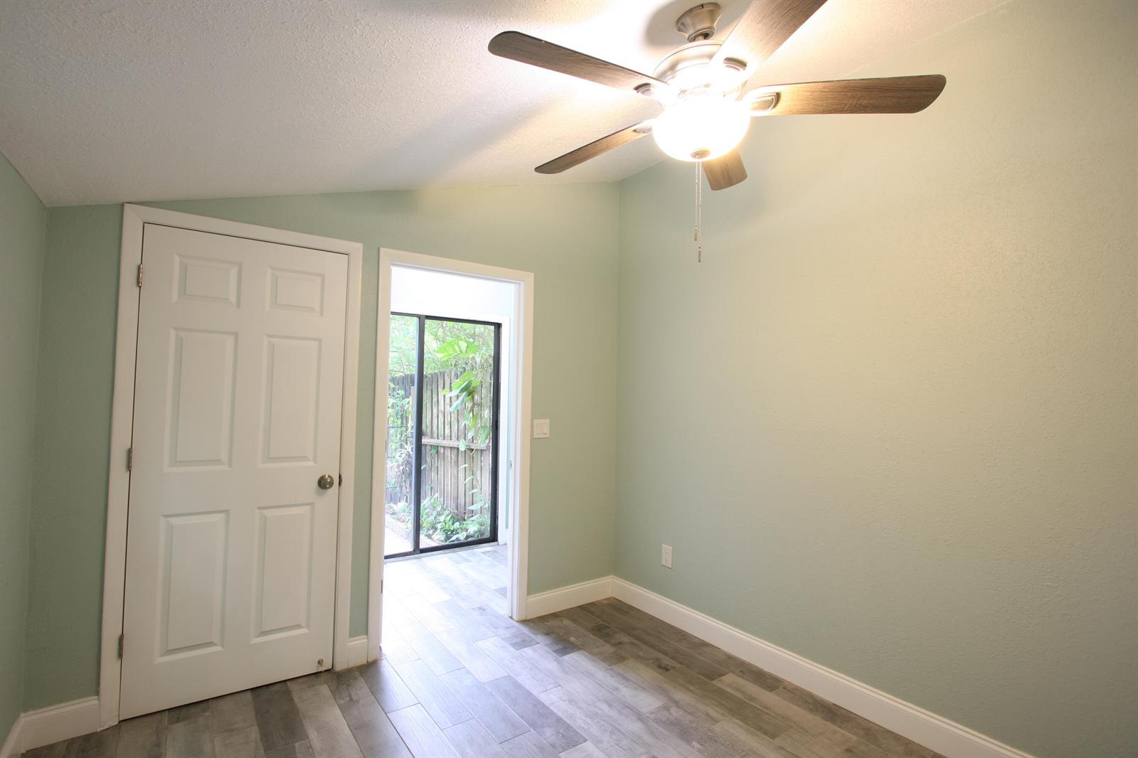   / 0 4664 sq. ft. $ 2026-10-10 0 Photo