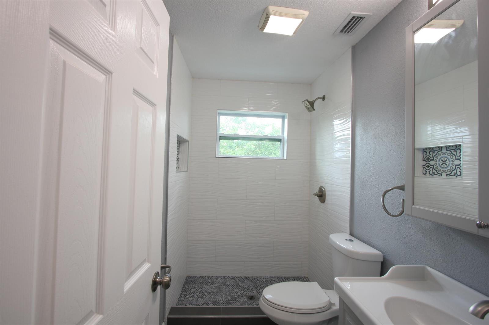   / 0 4664 sq. ft. $ 2026-10-10 0 Photo