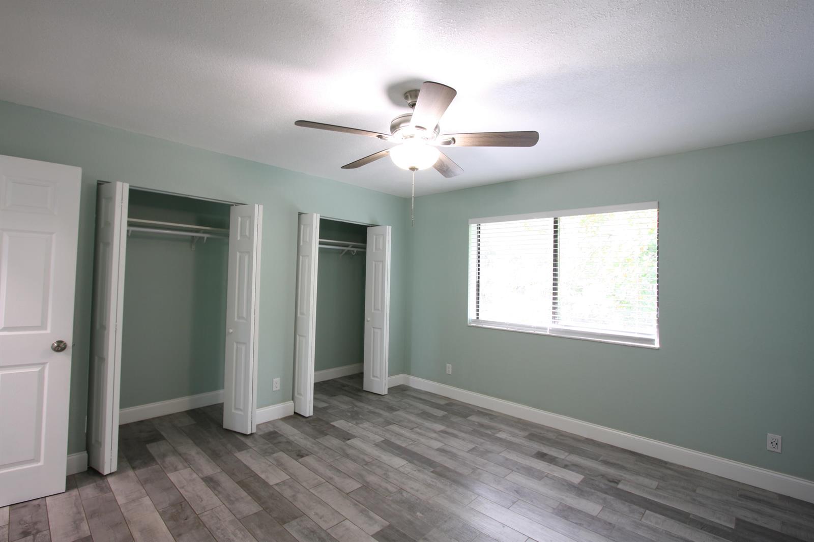   / 0 4664 sq. ft. $ 2026-10-10 0 Photo