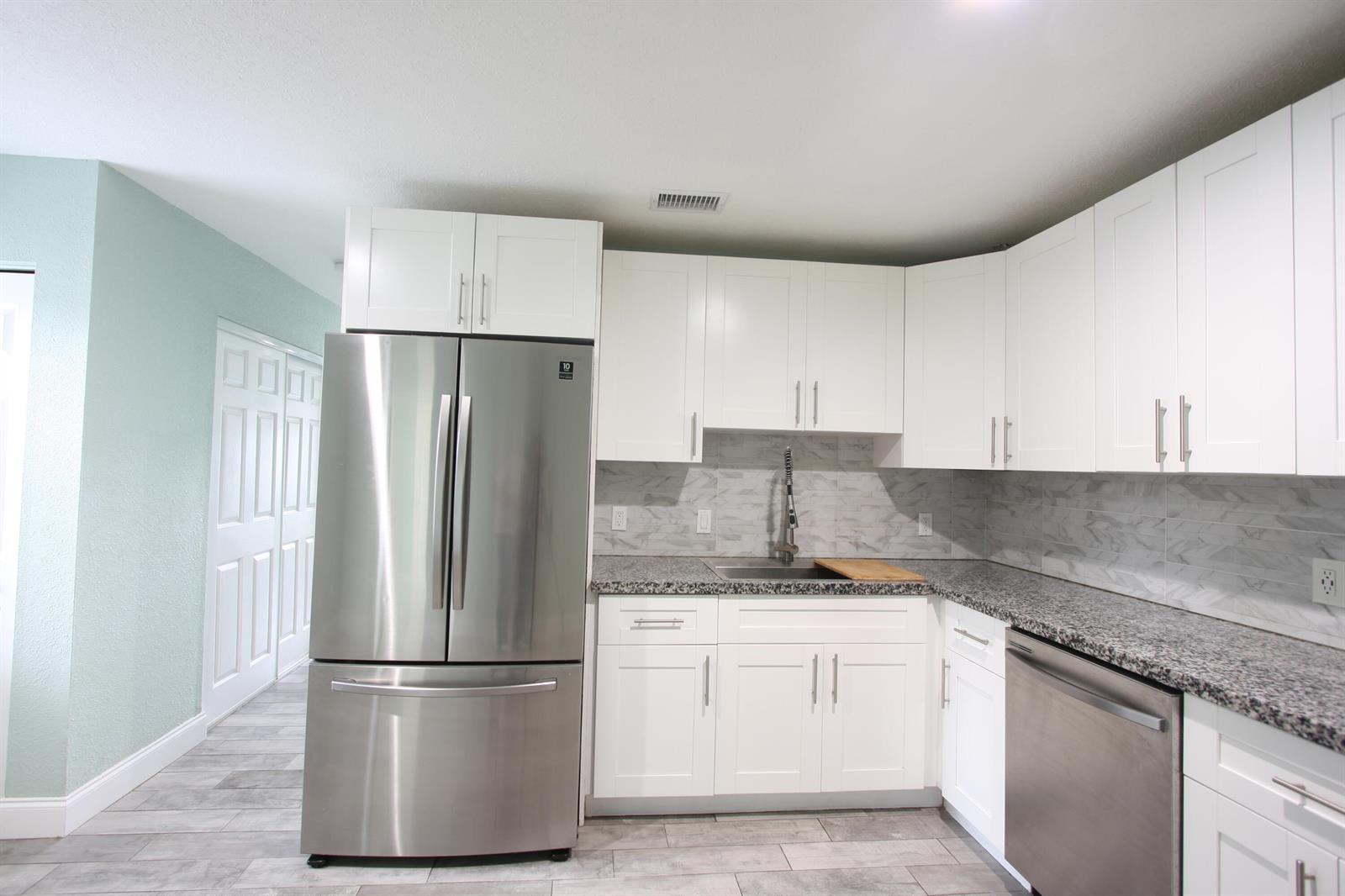   / 0 4664 sq. ft. $ 2026-10-10 0 Photo