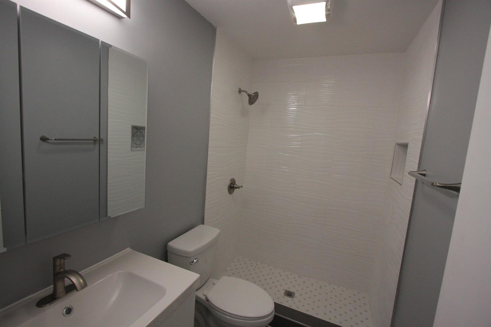   / 0 4664 sq. ft. $ 2026-10-10 0 Photo