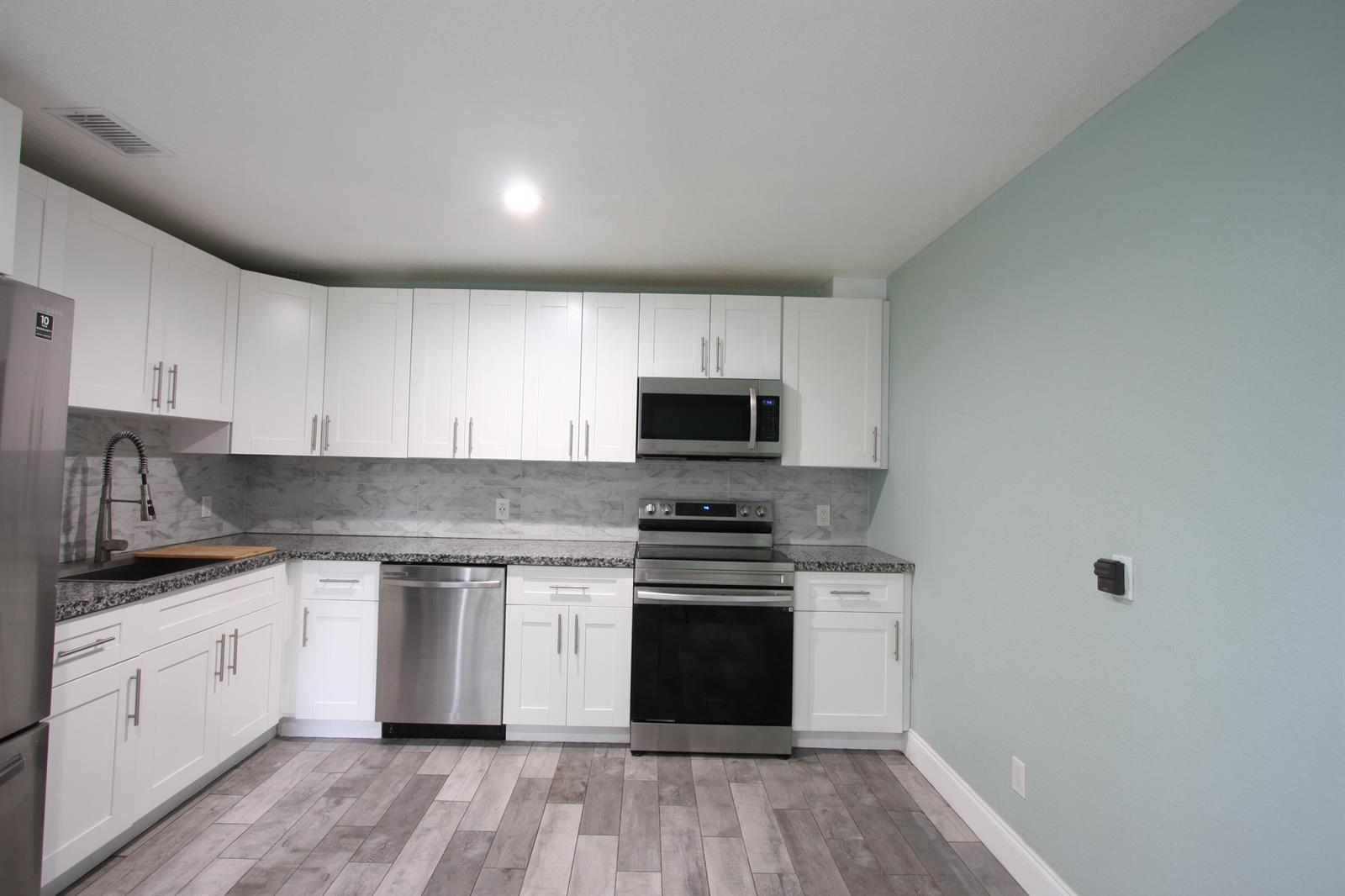   / 0 4664 sq. ft. $ 2026-10-10 0 Photo