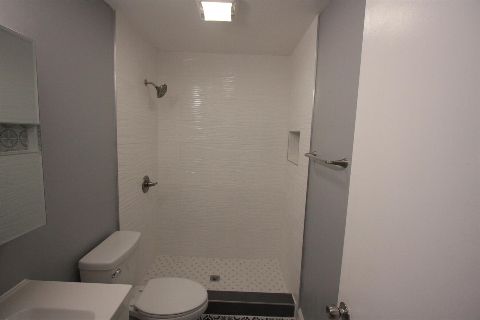   / 0 4664 sq. ft. $ 2026-10-10 0 Photo
