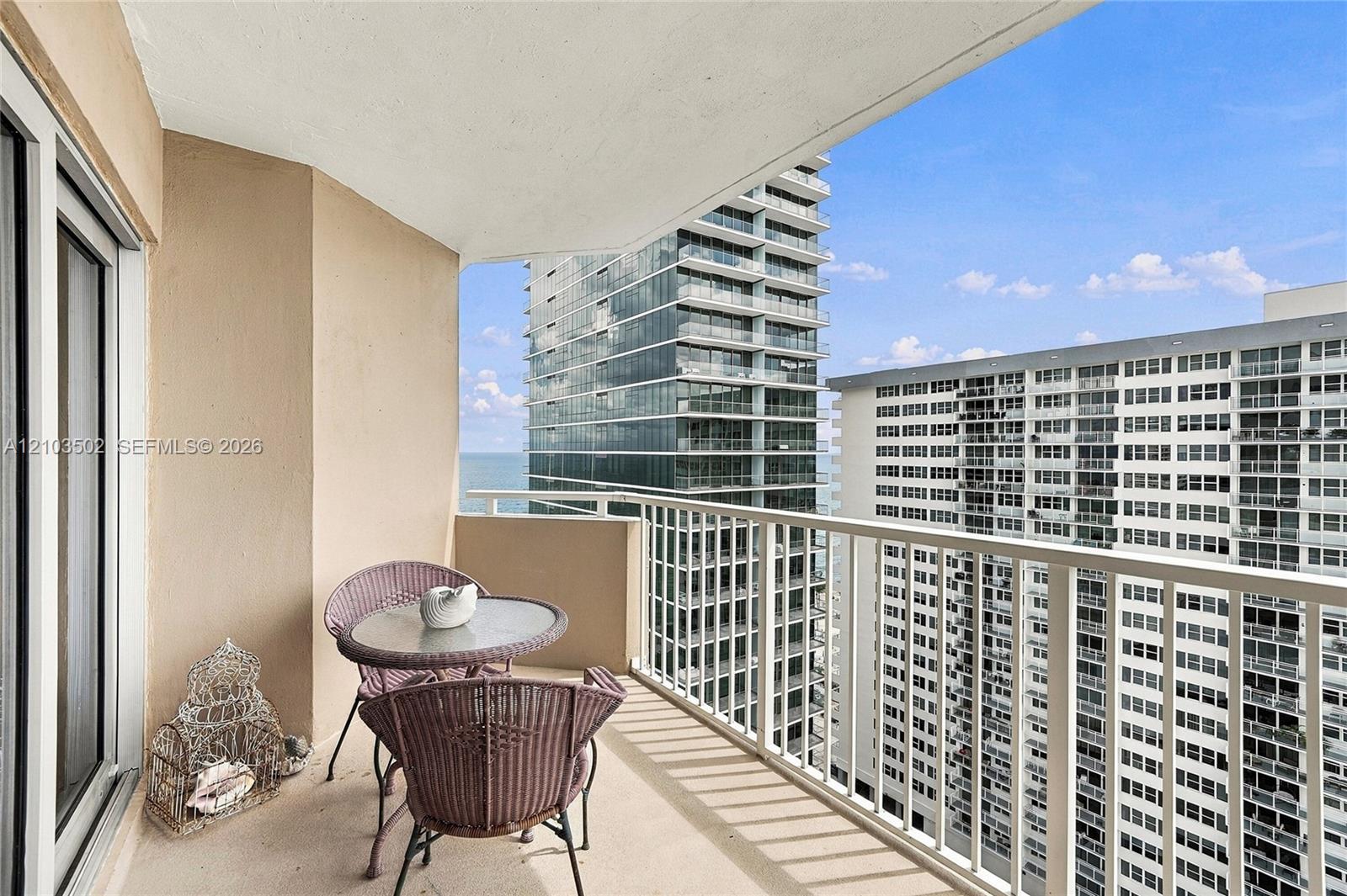 See details 19A 1 / 2 870 sq. ft. $ 2026-10-08 0 Photo