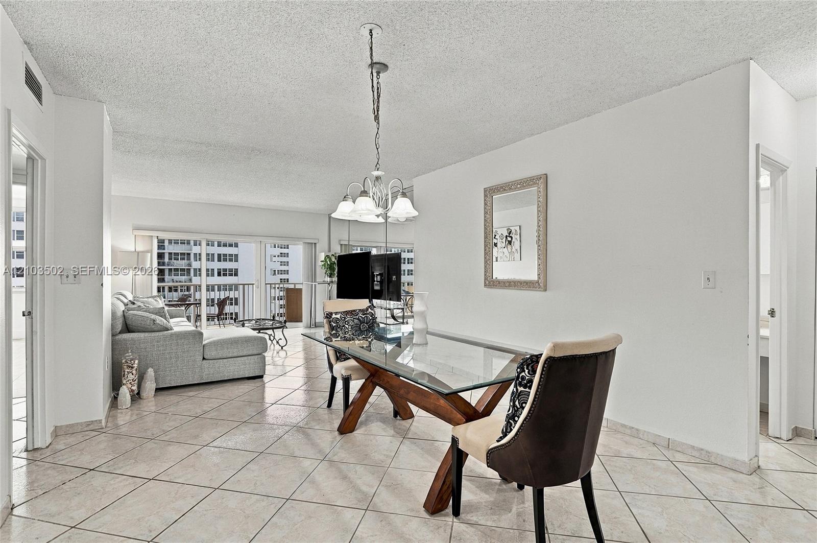 See details 19A 1 / 2 870 sq. ft. $ 2026-10-08 0 Photo