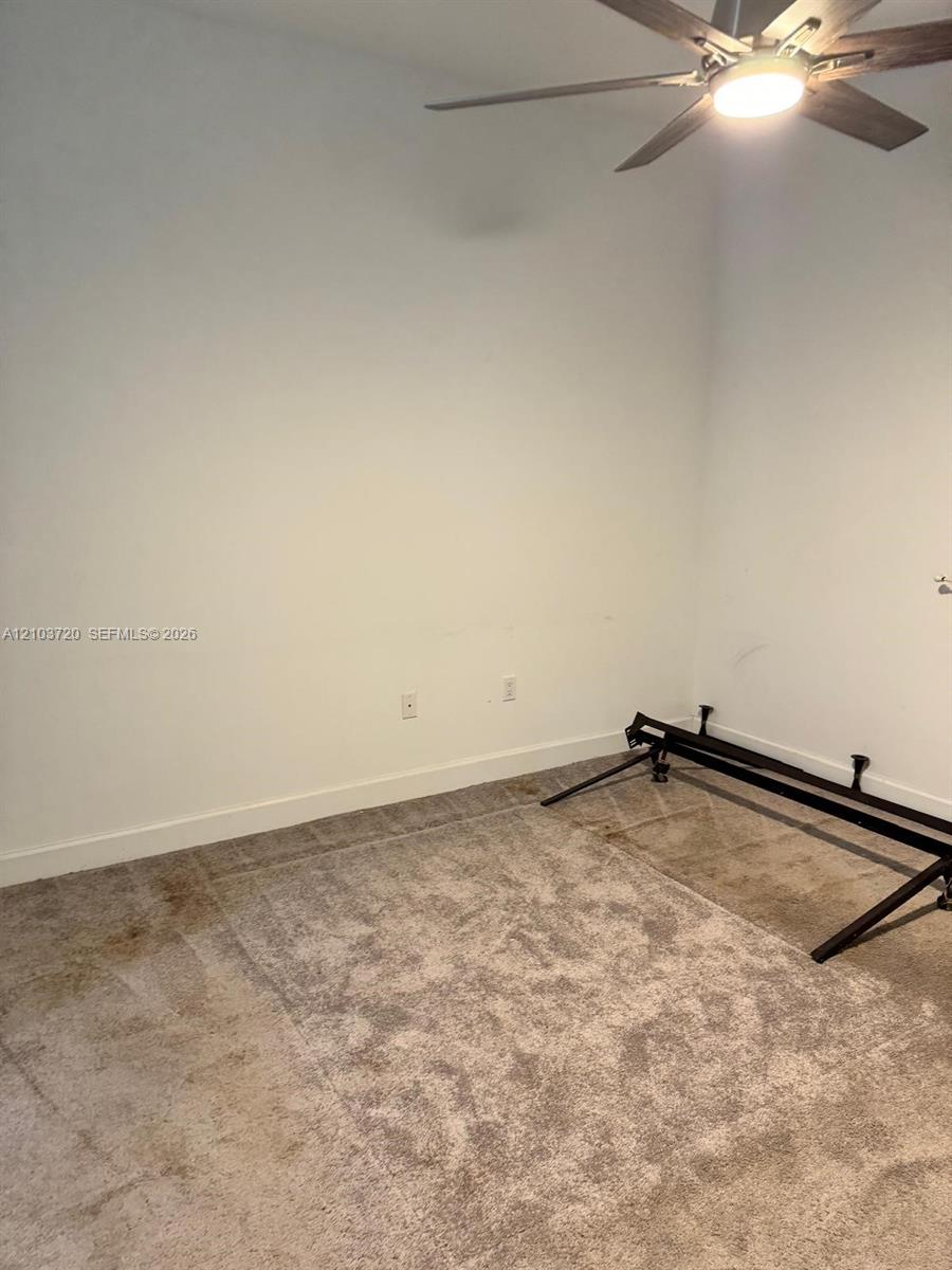 Ver detalles 4910 3 / 2 1616 sq. ft. $ 2026-10-09 0 foto