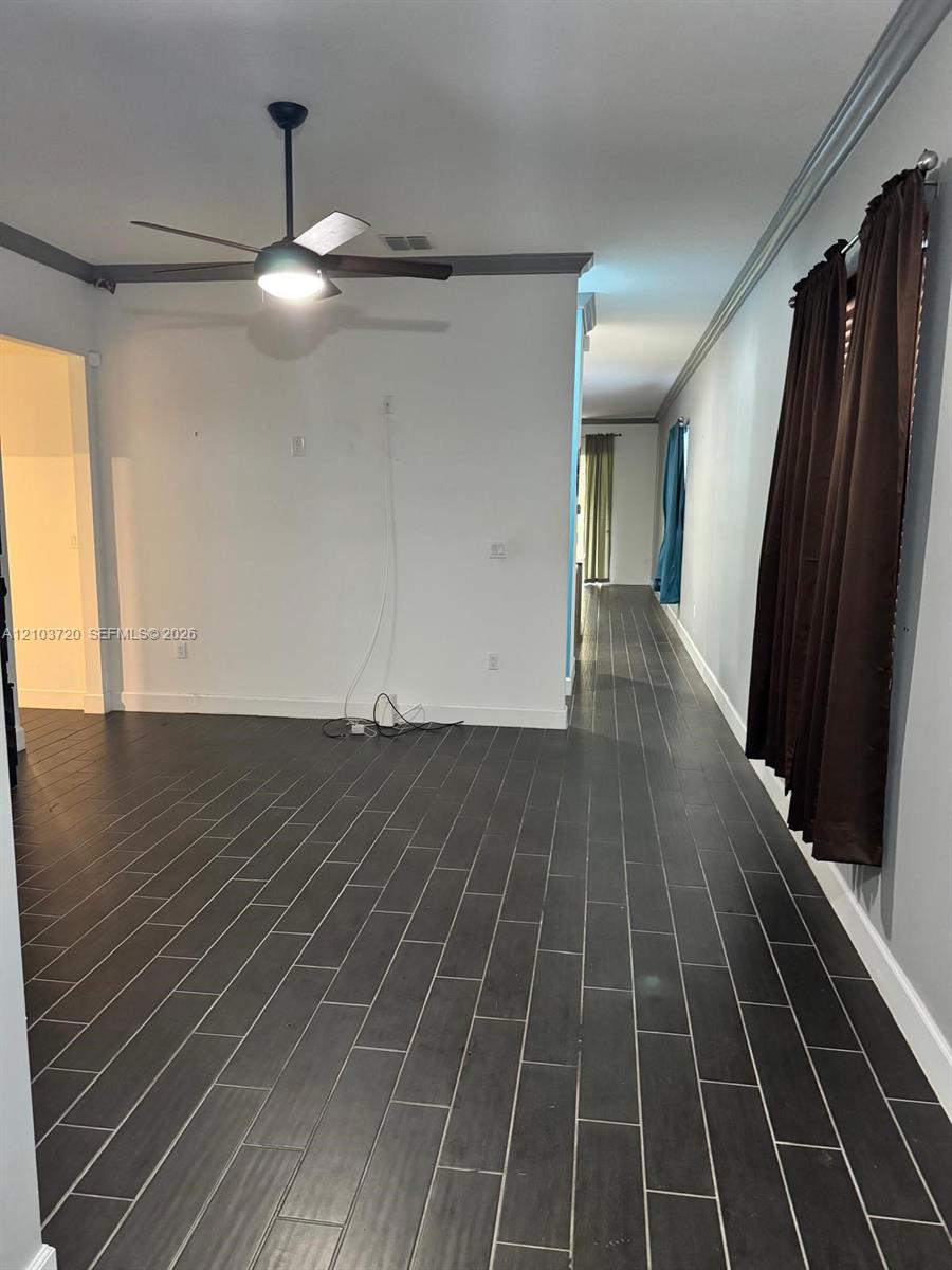Ver detalles 4910 3 / 2 1616 sq. ft. $ 2026-10-09 0 foto