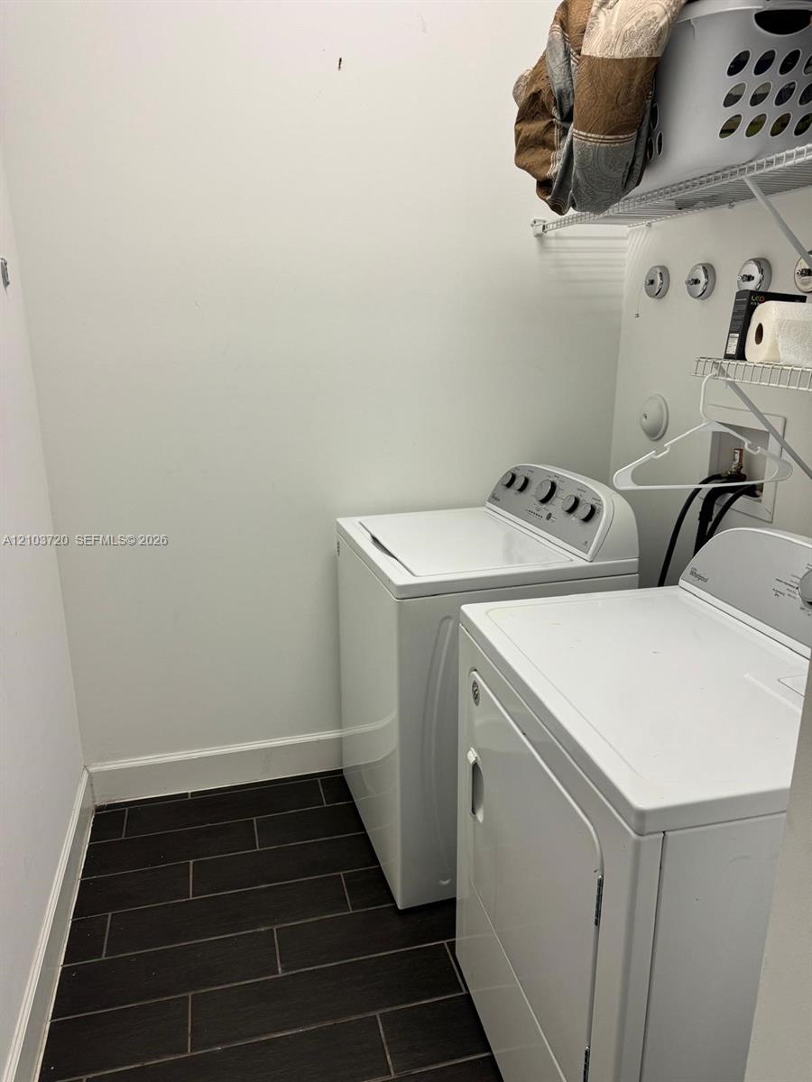 Ver detalles 4910 3 / 2 1616 sq. ft. $ 2026-10-09 0 foto