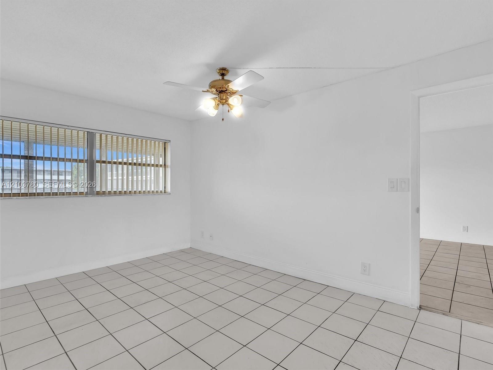 405 1 / 2 775 sq. ft. $ 2026-10-09 0 foto