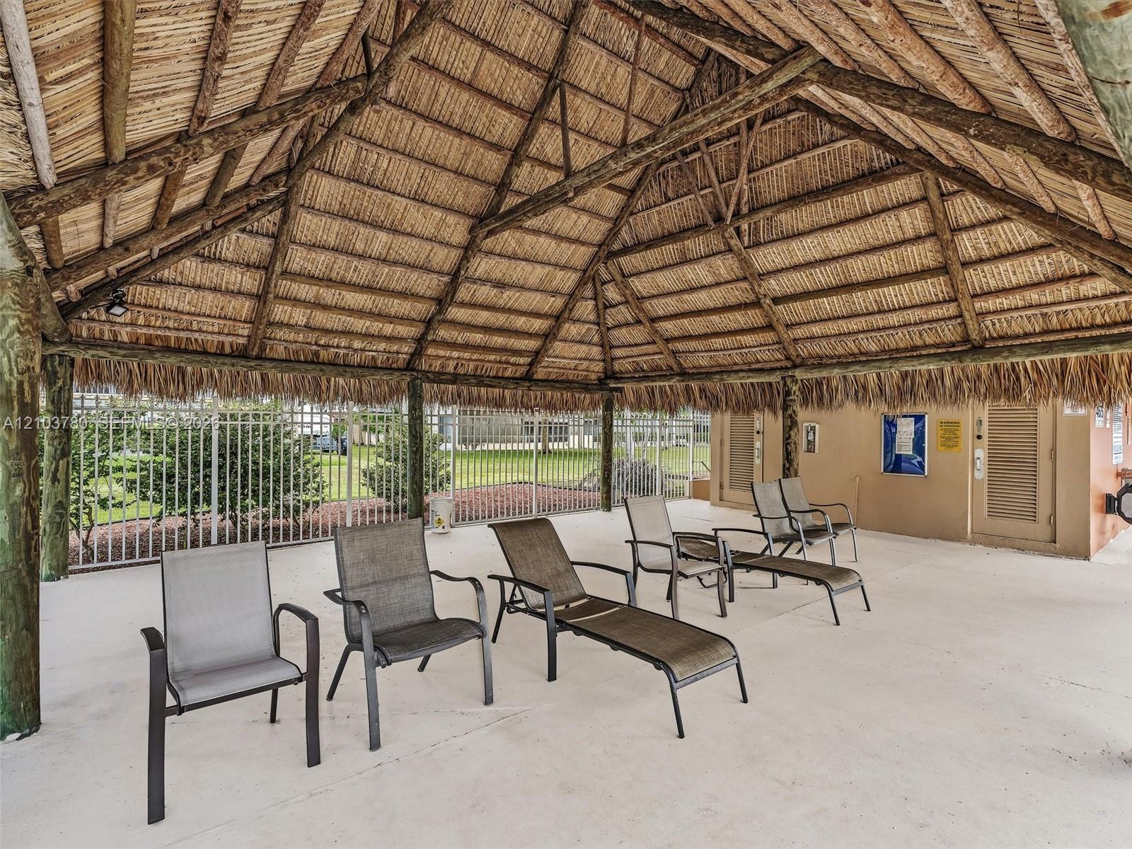 405 1 / 2 775 sq. ft. $ 2026-10-09 0 foto
