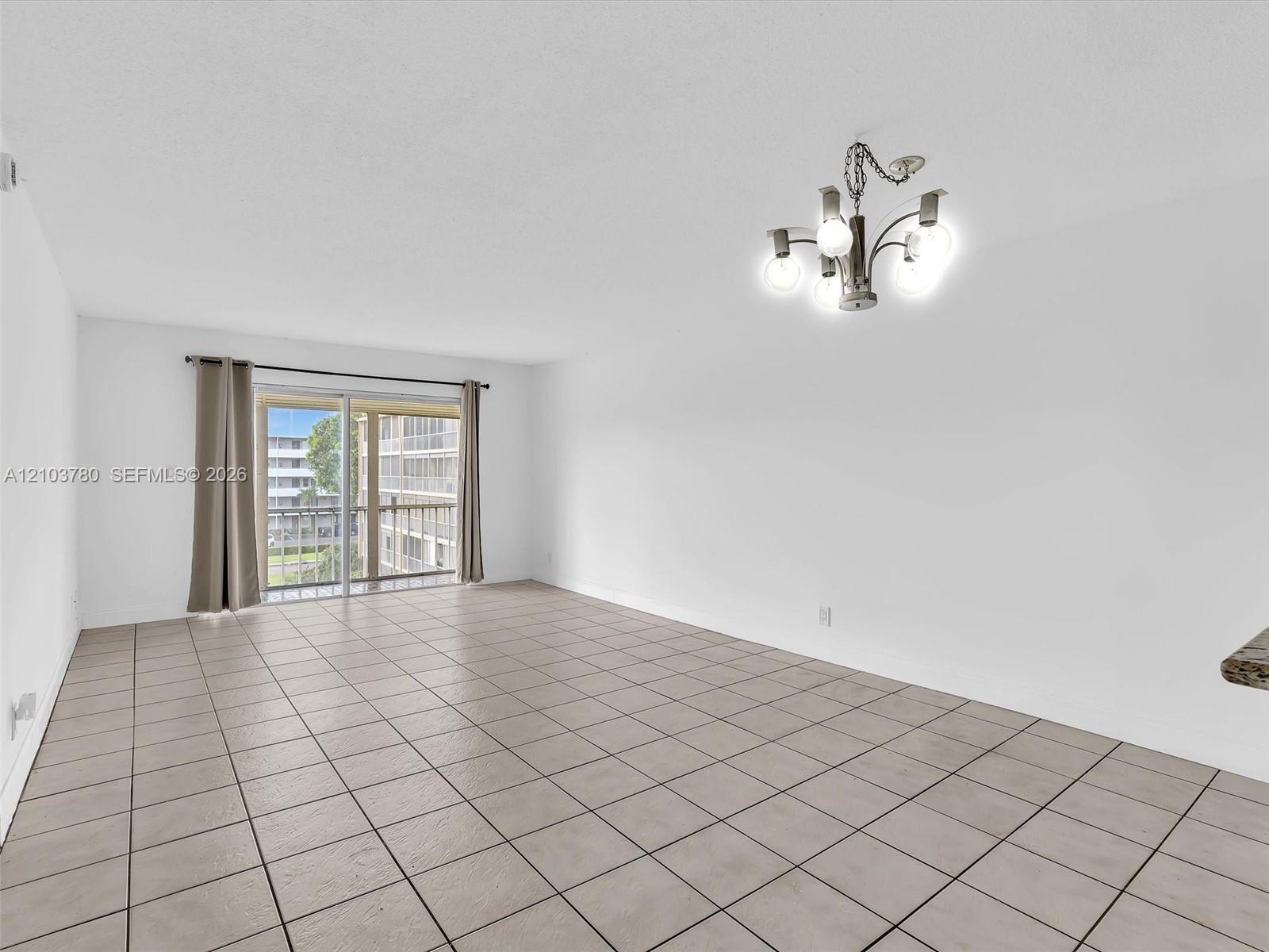 405 1 / 2 775 sq. ft. $ 2026-10-09 0 foto