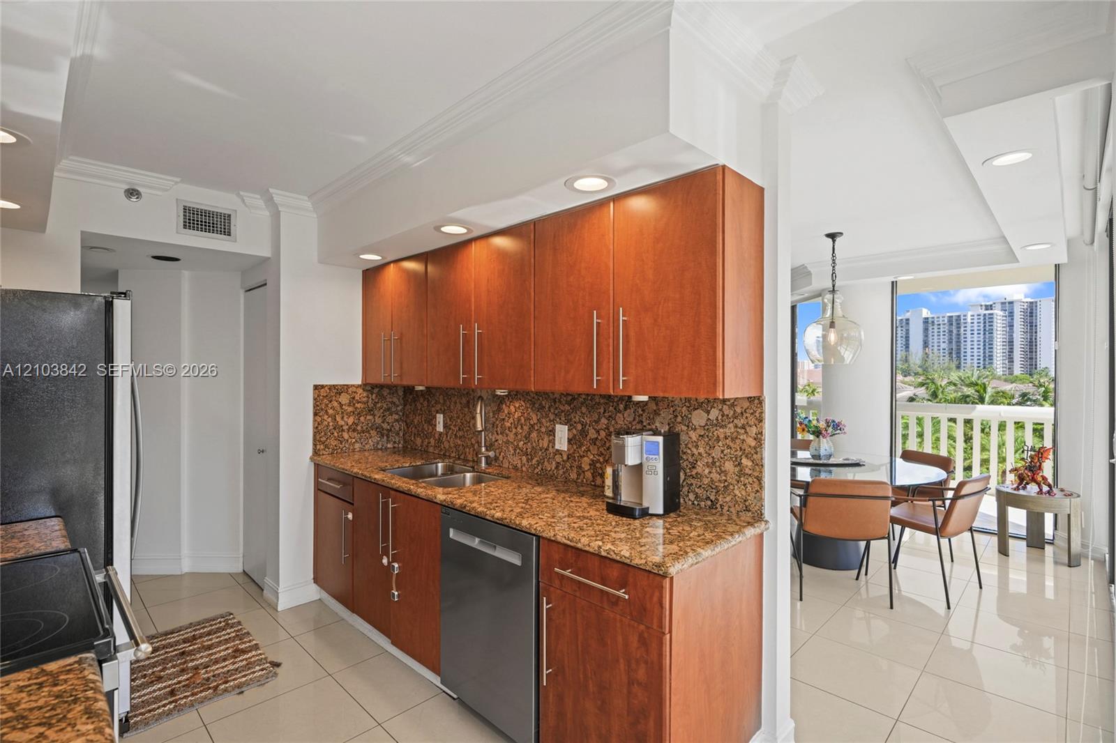 504 3 / 3 1880 sq. ft. $ 2026-10-09 0 Photo