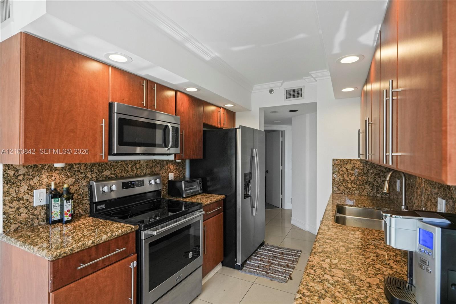 504 3 / 3 1880 sq. ft. $ 2026-10-09 0 Photo