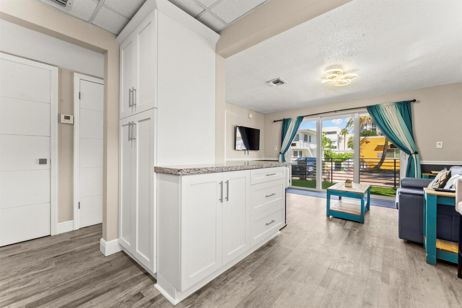   / 0  sq. ft. $ 2026-10-11 0 foto