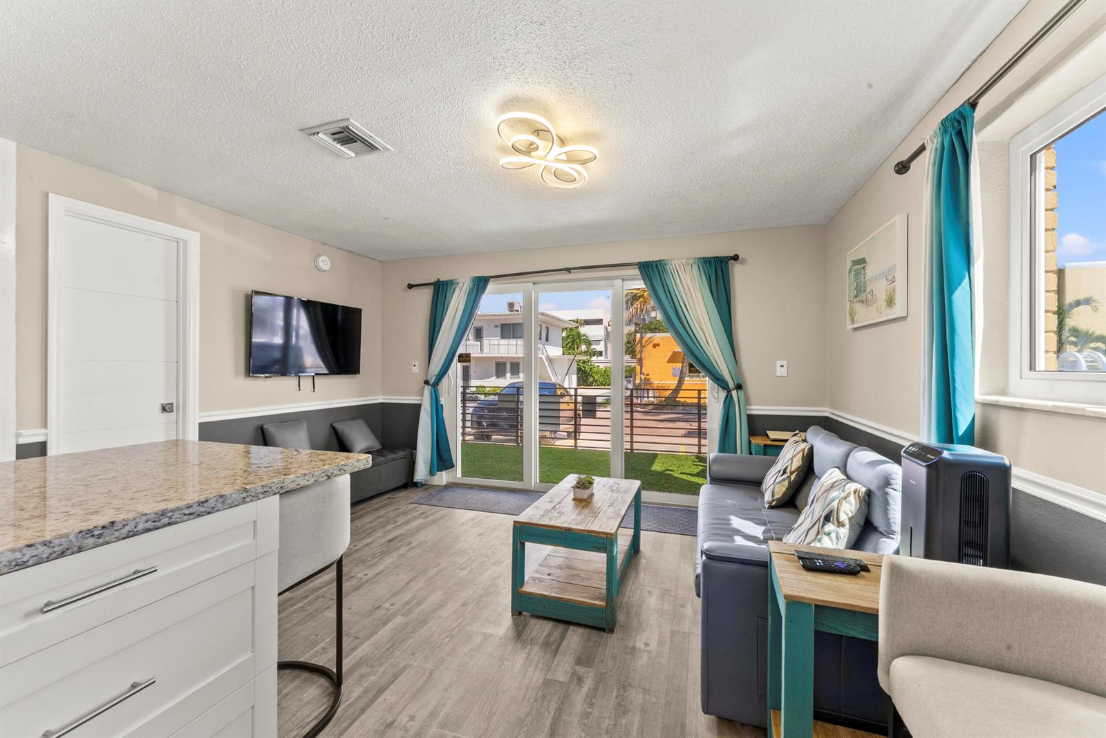   / 0  sq. ft. $ 2026-10-11 0 foto