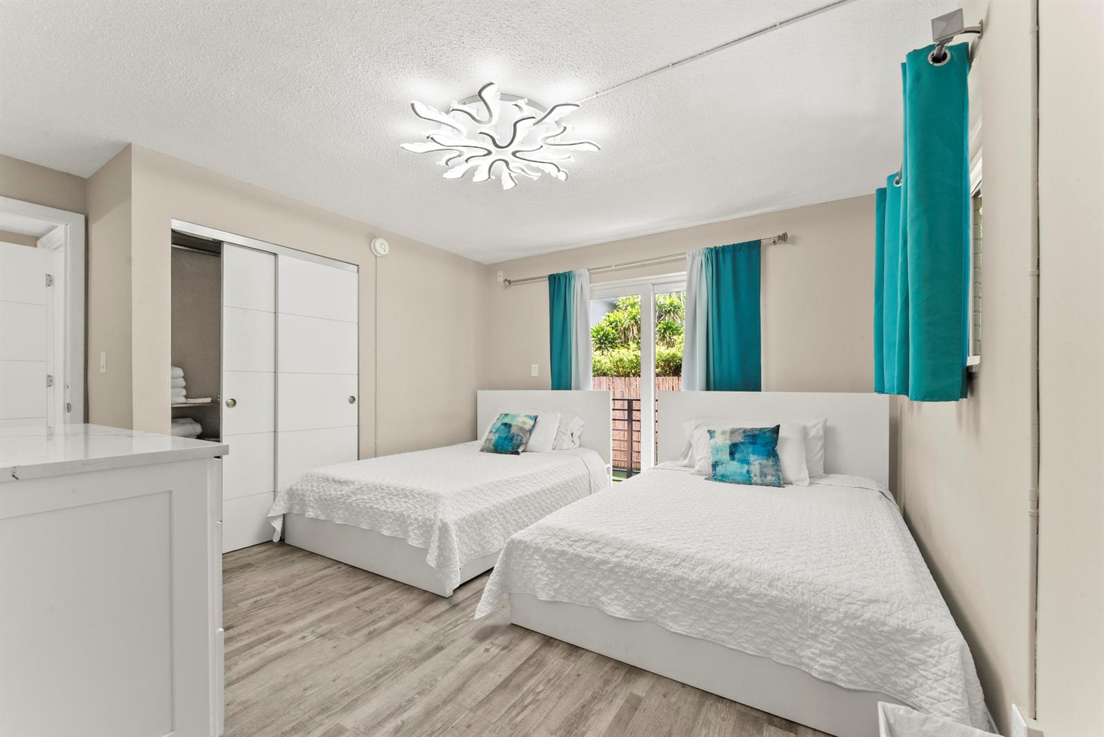   / 0  sq. ft. $ 2026-10-11 0 foto
