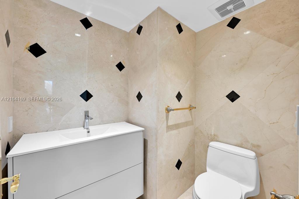 LP4204 3 / 4 2078 sq. ft. $ 2026-10-09 0 foto