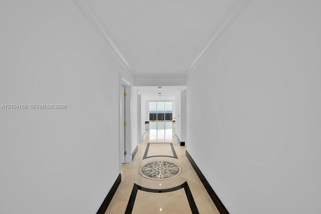 LP4204 3 / 4 2078 sq. ft. $ 2026-10-09 0 foto