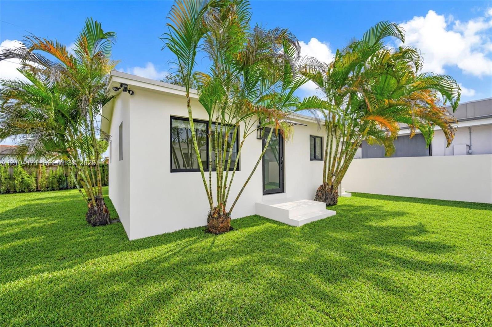   /  2360 sq. ft. $ 2026-10-09 0 foto