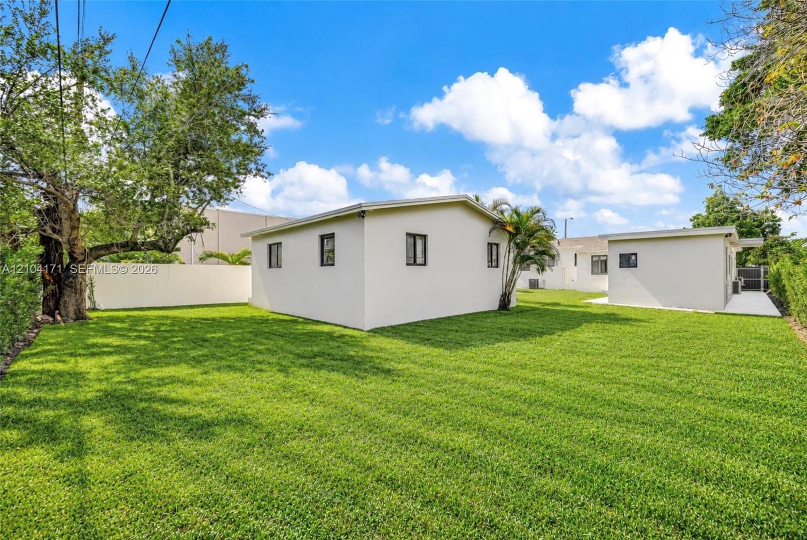   /  2360 sq. ft. $ 2026-10-09 0 foto