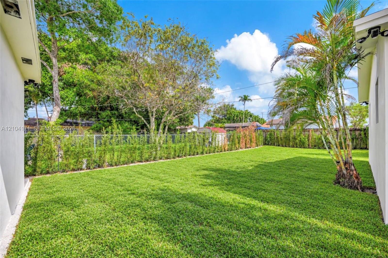   /  2360 sq. ft. $ 2026-10-09 0 foto
