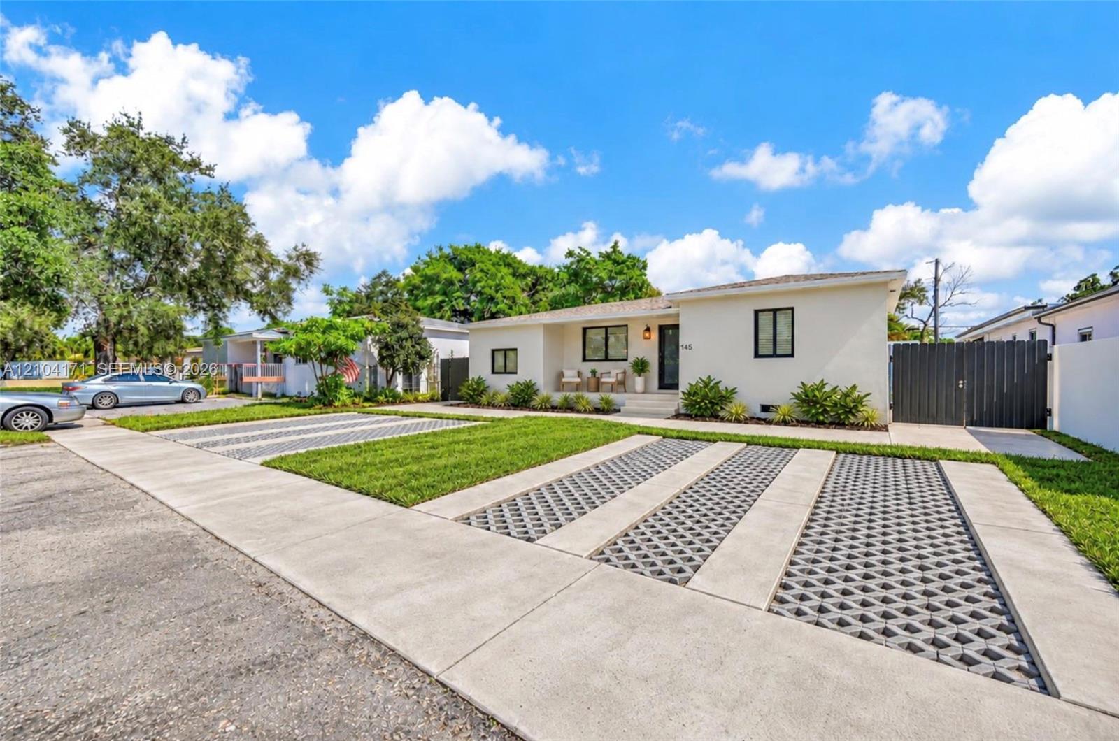   /  2360 sq. ft. $ 2026-10-09 0 foto