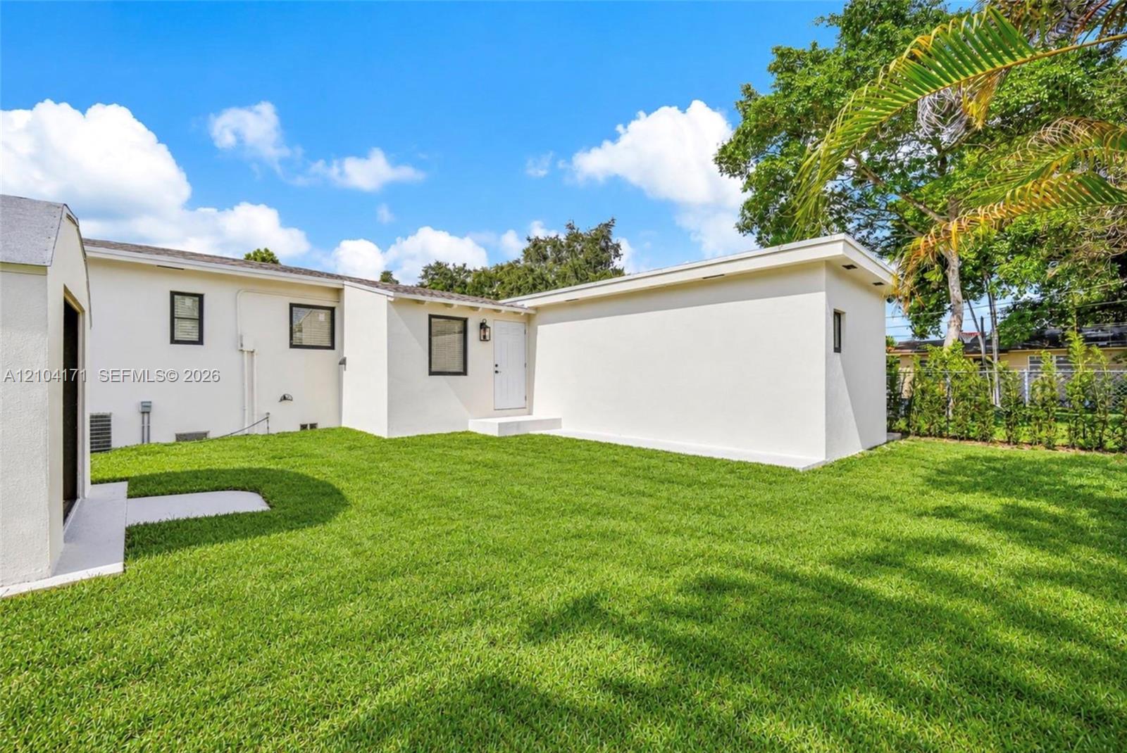   /  2360 sq. ft. $ 2026-10-09 0 foto