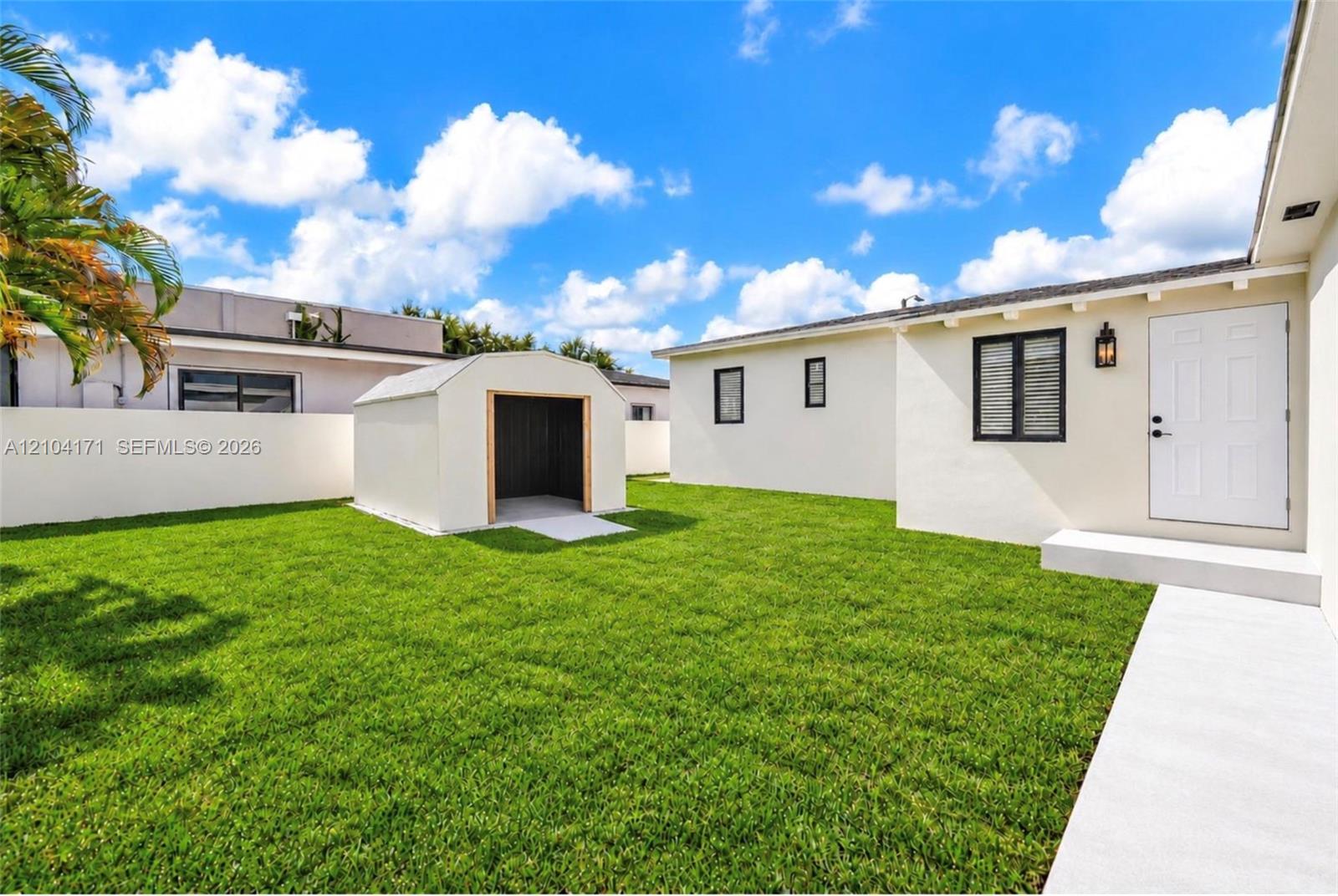   /  2360 sq. ft. $ 2026-10-09 0 foto